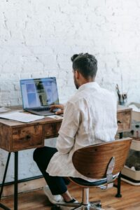 Estrategia de marketing digital express con equilibrio entre resultados rápidos y crecimiento sostenido
